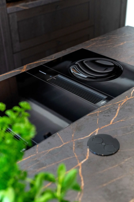 Landelijke keuken met moderne touch in woonboerderij | Schalk keuken en bad
